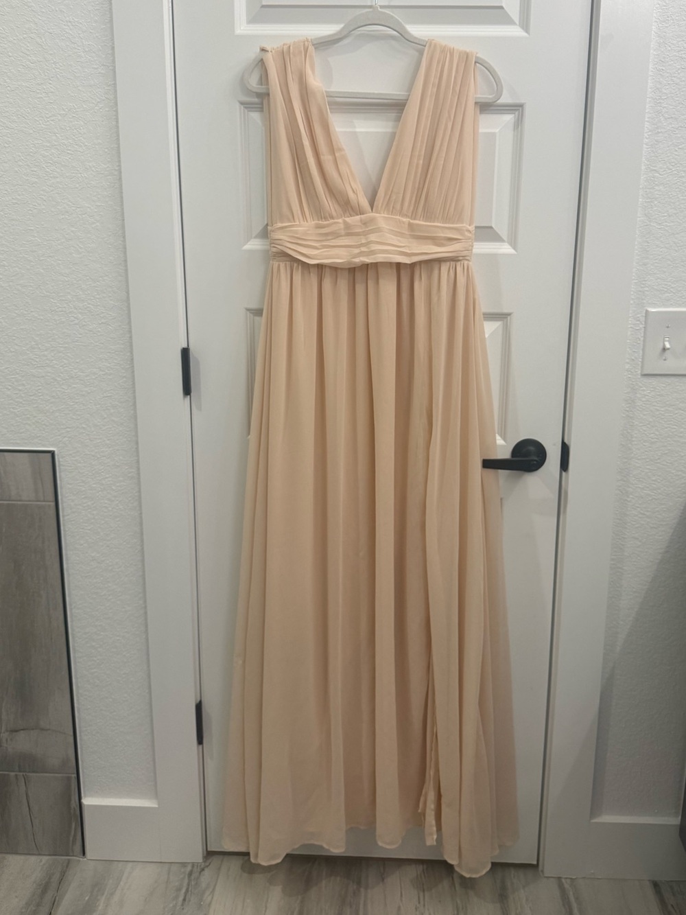 Elegant V-Neck Chiffon Maxi Dress in Blush